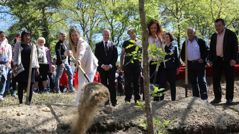 EAb participa en la plantación de un retoño del Árbol de Gernika en Orduña en conmemoración de los 500 años de la junta de Ruzabal